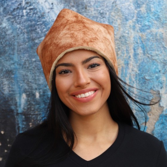 Square cut Wool beanie hat with sheepskin effect